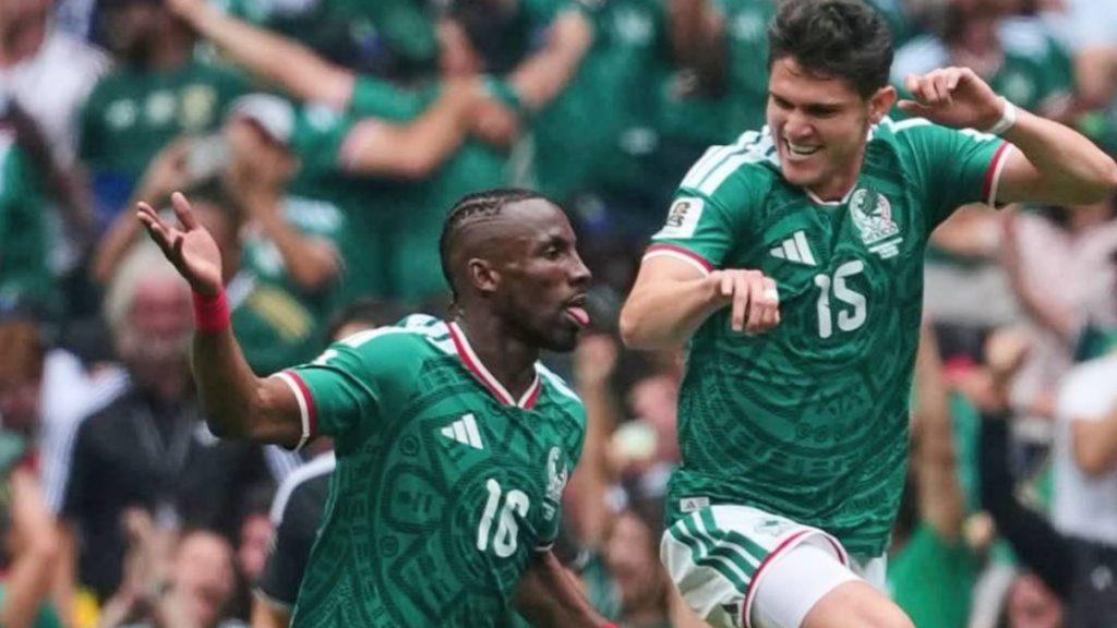 Javier Aguirre logró la victoria en el debut