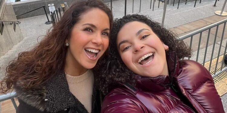 lucero hija abuela