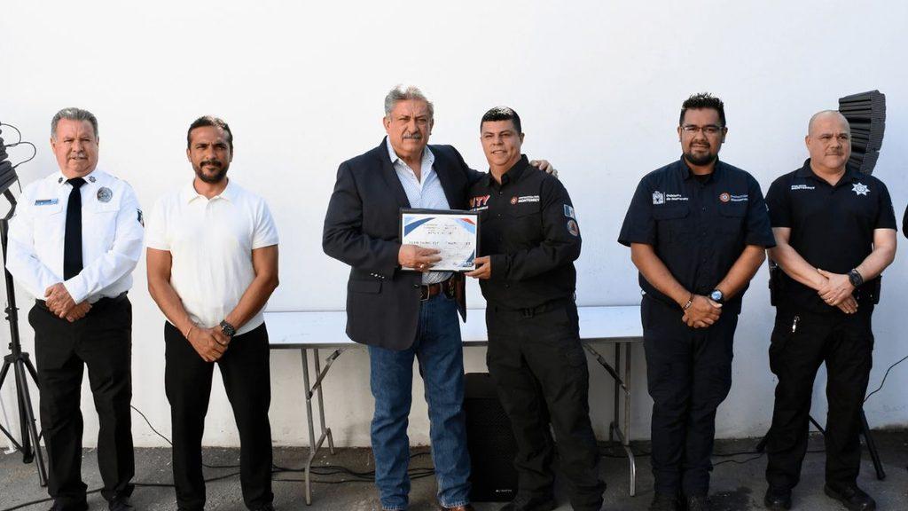 Homenaje a rescatistas de Monterrey 